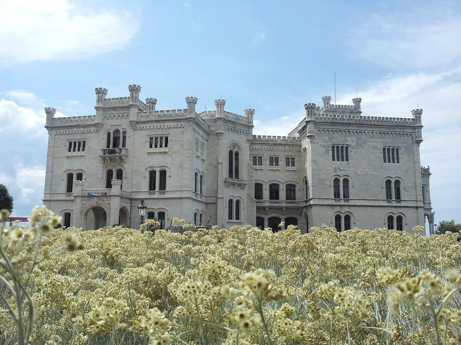 Elegant Trieste waterfront — Trieste Shore Excursions